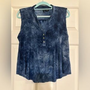 Sleeveless blue shirt